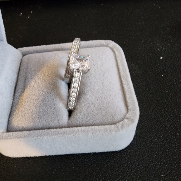 Size 5: Large CZ Princess Cut Wedding Set - Picture 4 of 4